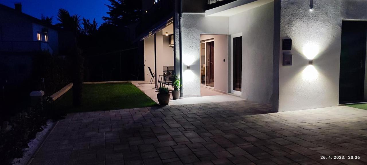 Apartment Denis Krk Town Exterior foto